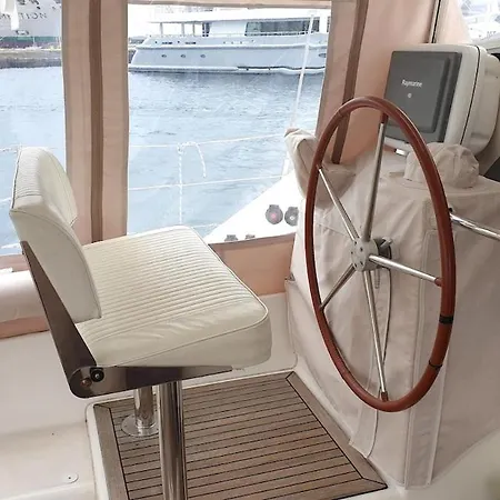 One Catamaran Ботель Понта-Делгада