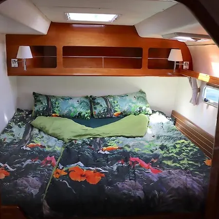 One Catamaran Botel