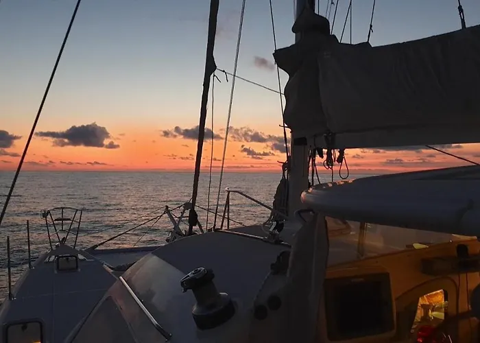 One Catamaran Ponta Delgada